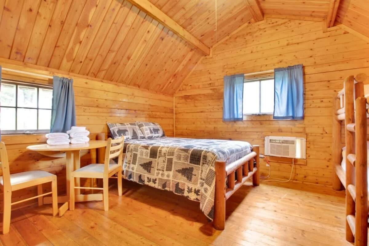 Lovely Rustic Cabin In Bloomington Ngoại thất bức ảnh