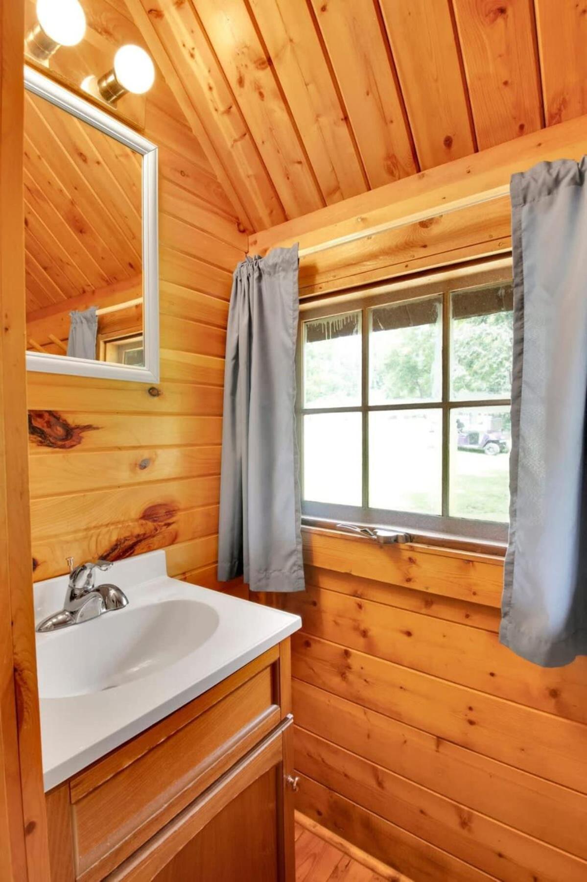 Lovely Rustic Cabin In Bloomington Ngoại thất bức ảnh
